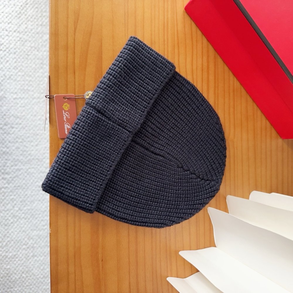 В'язана вовняна шапка фото 7