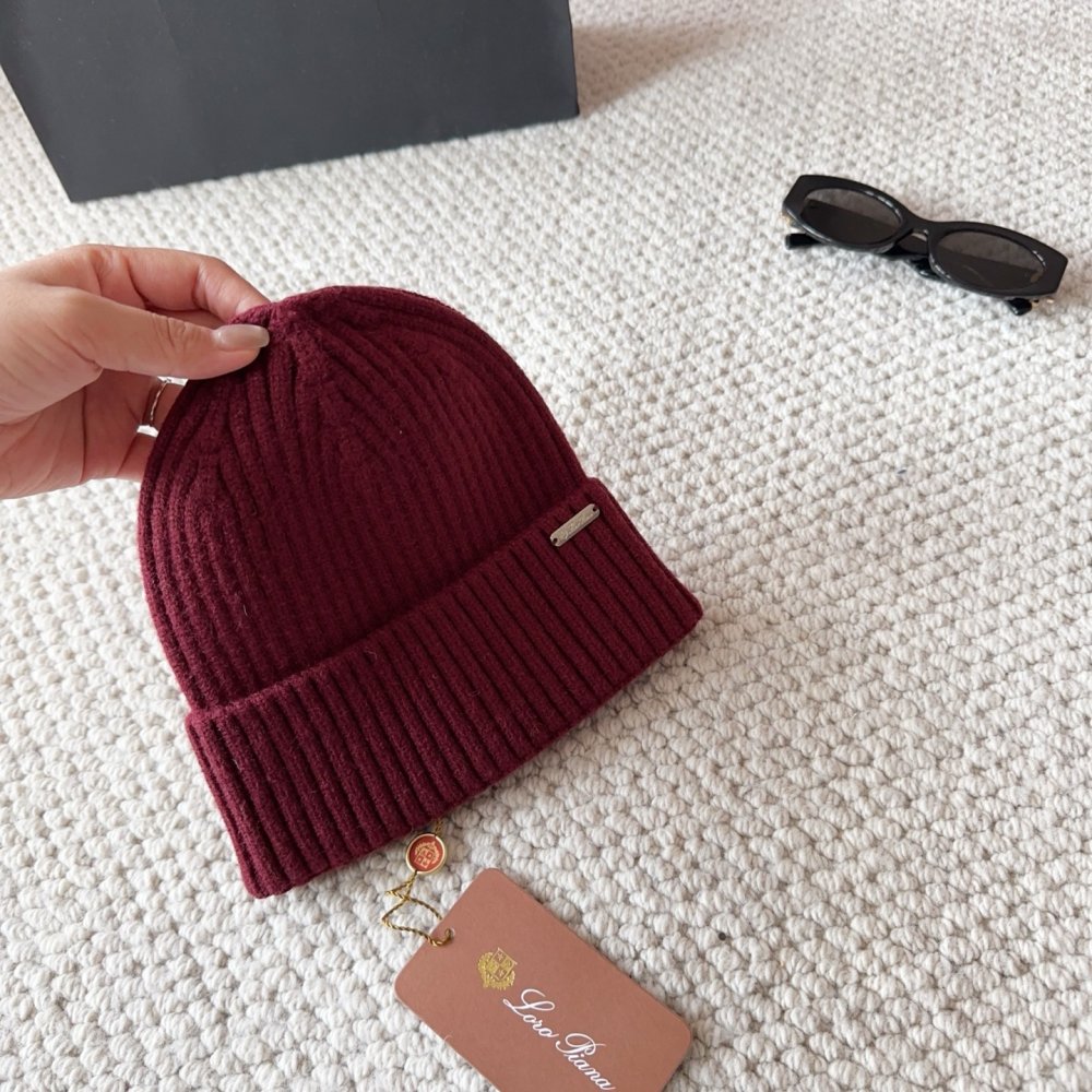 В'язана вовняна шапка фото 7