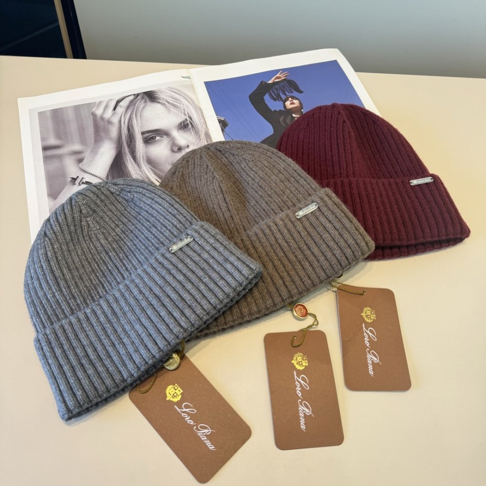 В'язана вовняна шапка фото 7