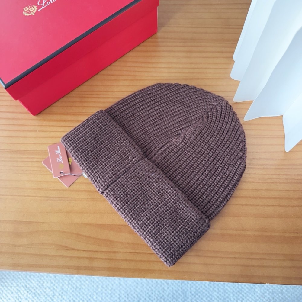 В'язана вовняна шапка фото 7