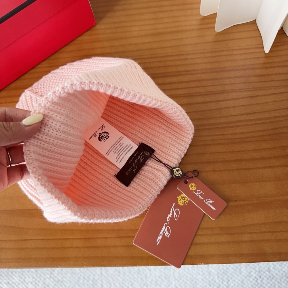 В'язана вовняна шапка фото 7