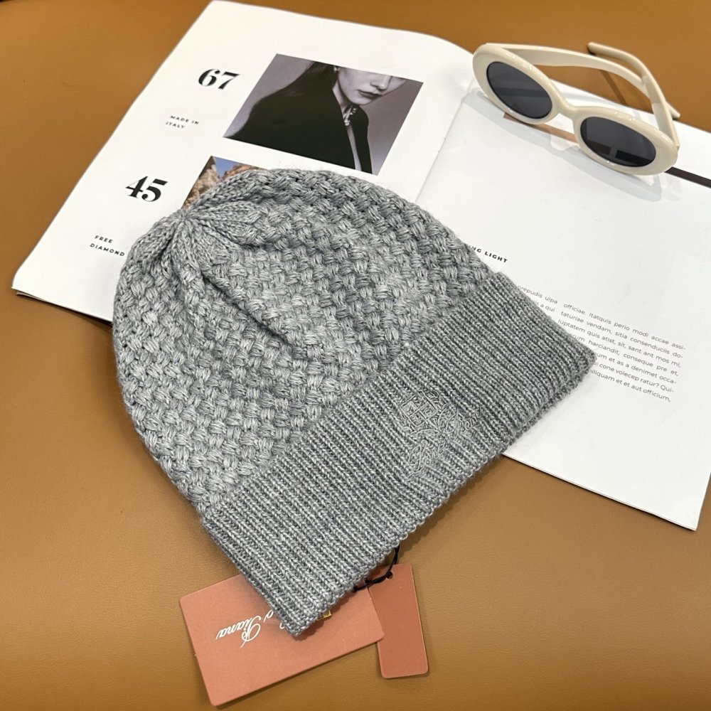 В'язана вовняна шапка фото 7