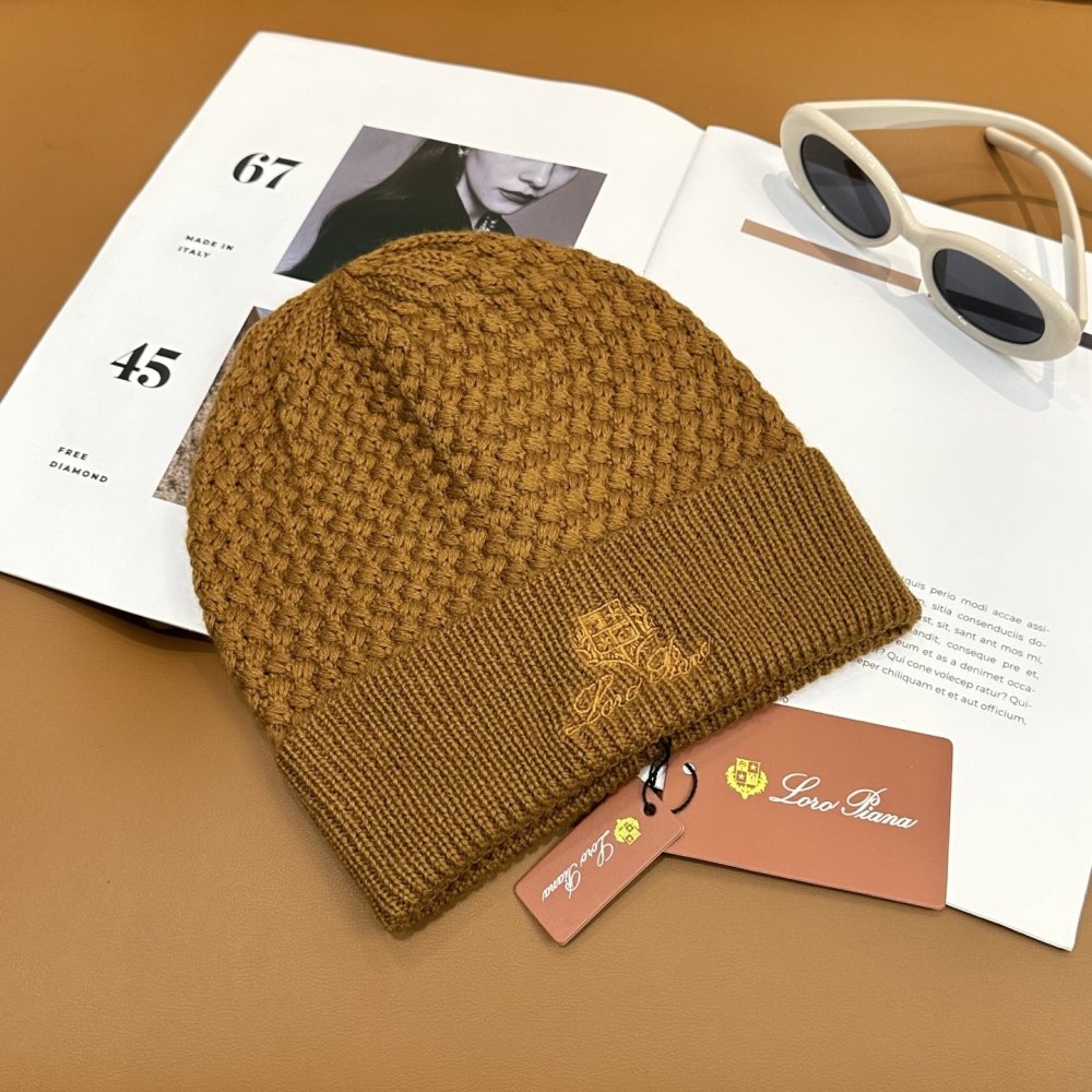 В'язана вовняна шапка фото 7