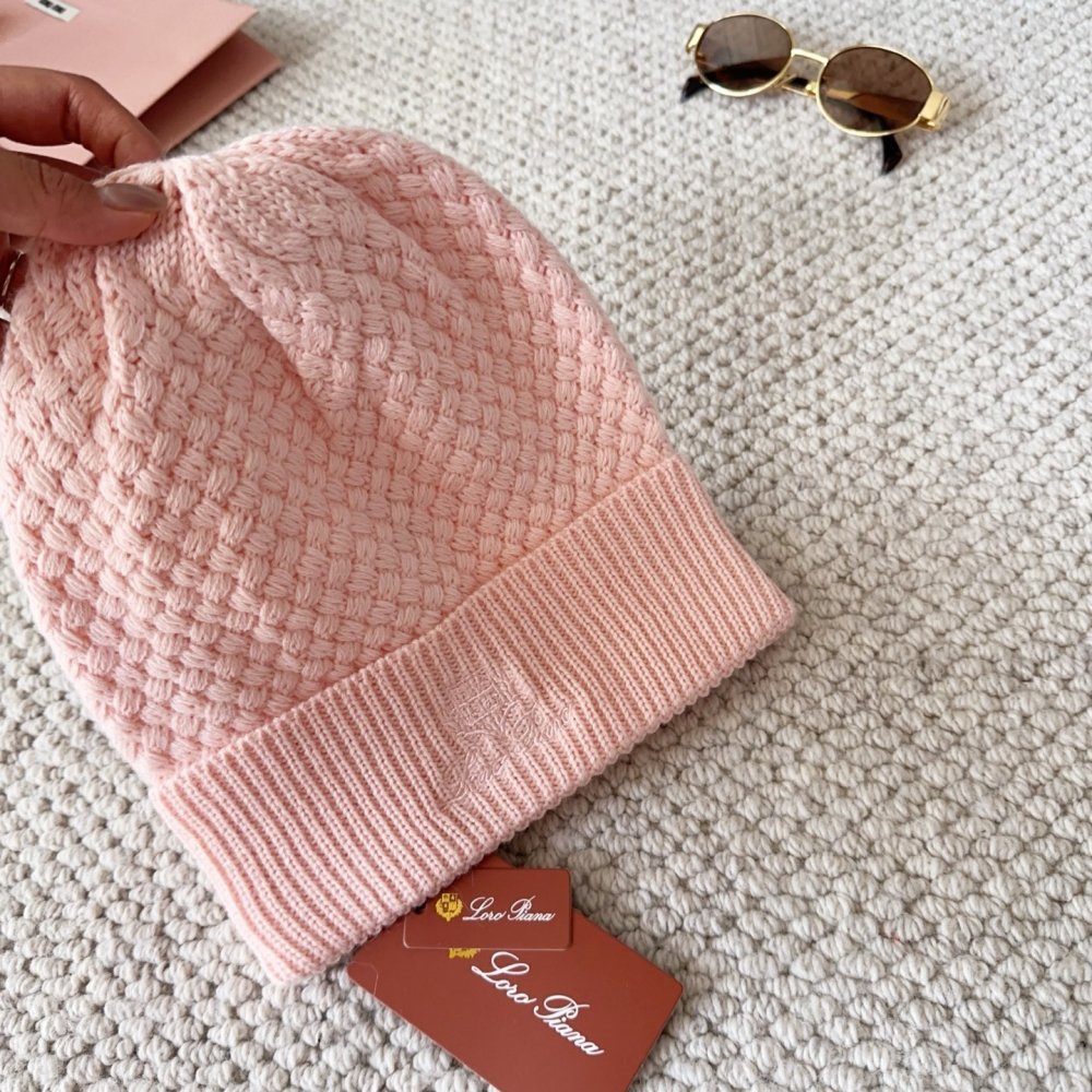 В'язана вовняна шапка фото 7