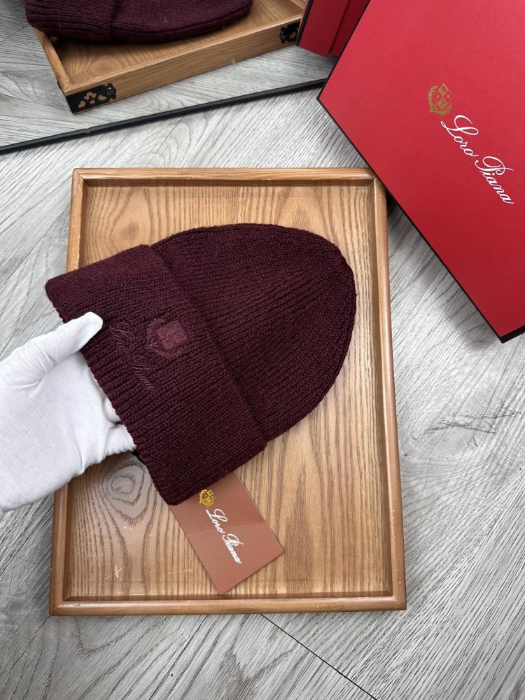 В'язана вовняна шапка фото 7