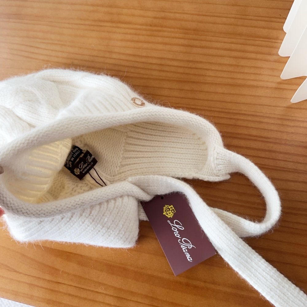 Вязаная шерстяная шапка фото 8