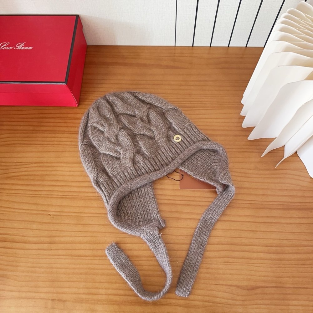 В'язана вовняна шапка фото 8