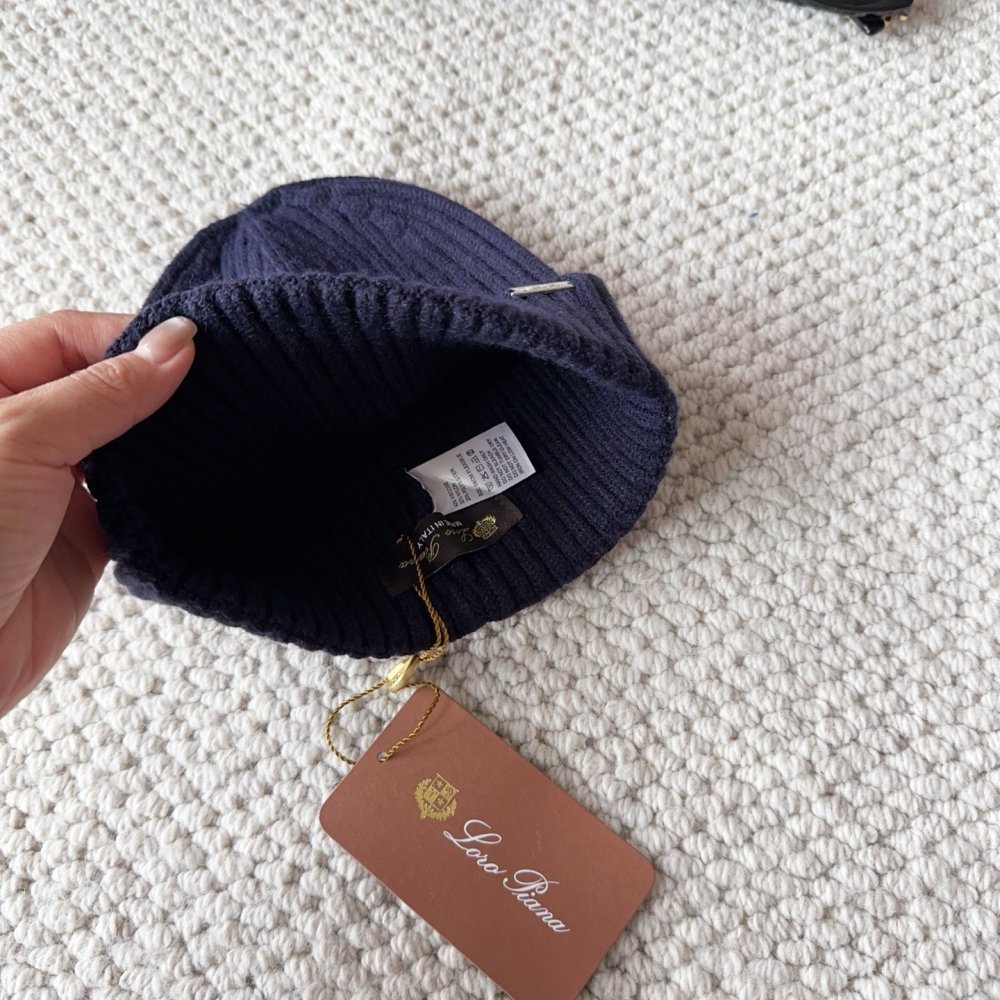 В'язана вовняна шапка фото 8