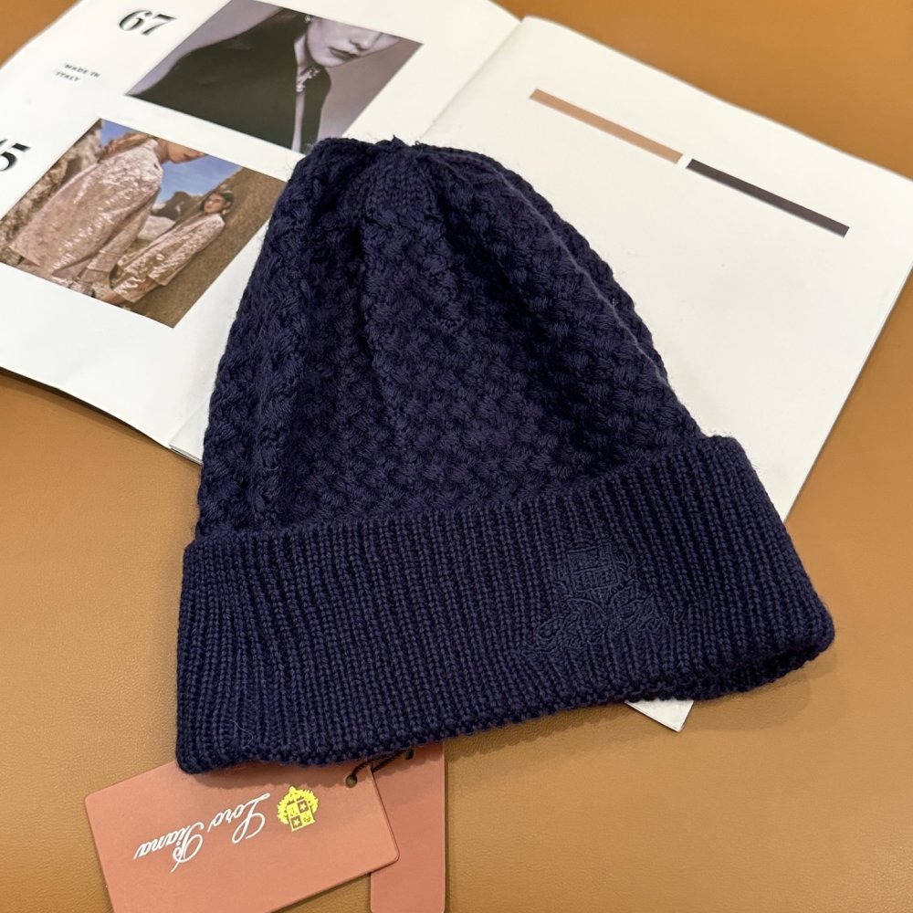 В'язана вовняна шапка фото 8