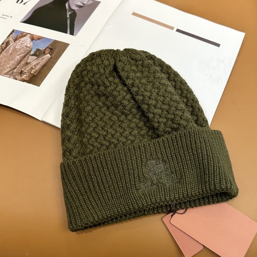 В'язана вовняна шапка фото 8