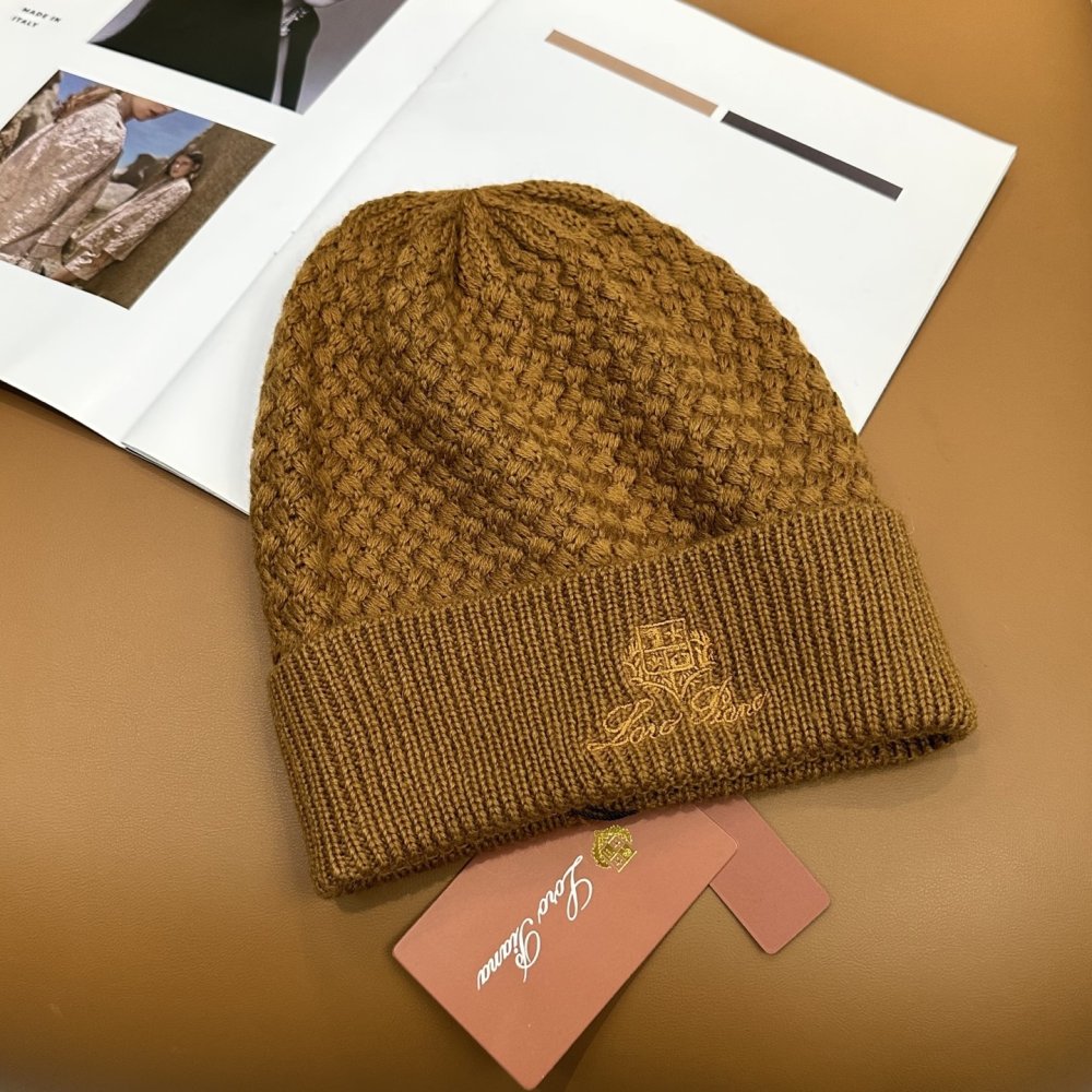 В'язана вовняна шапка фото 8