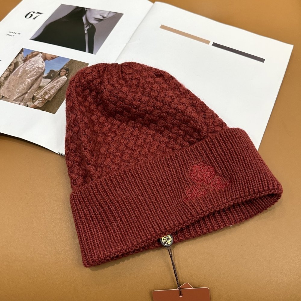 В'язана вовняна шапка фото 8