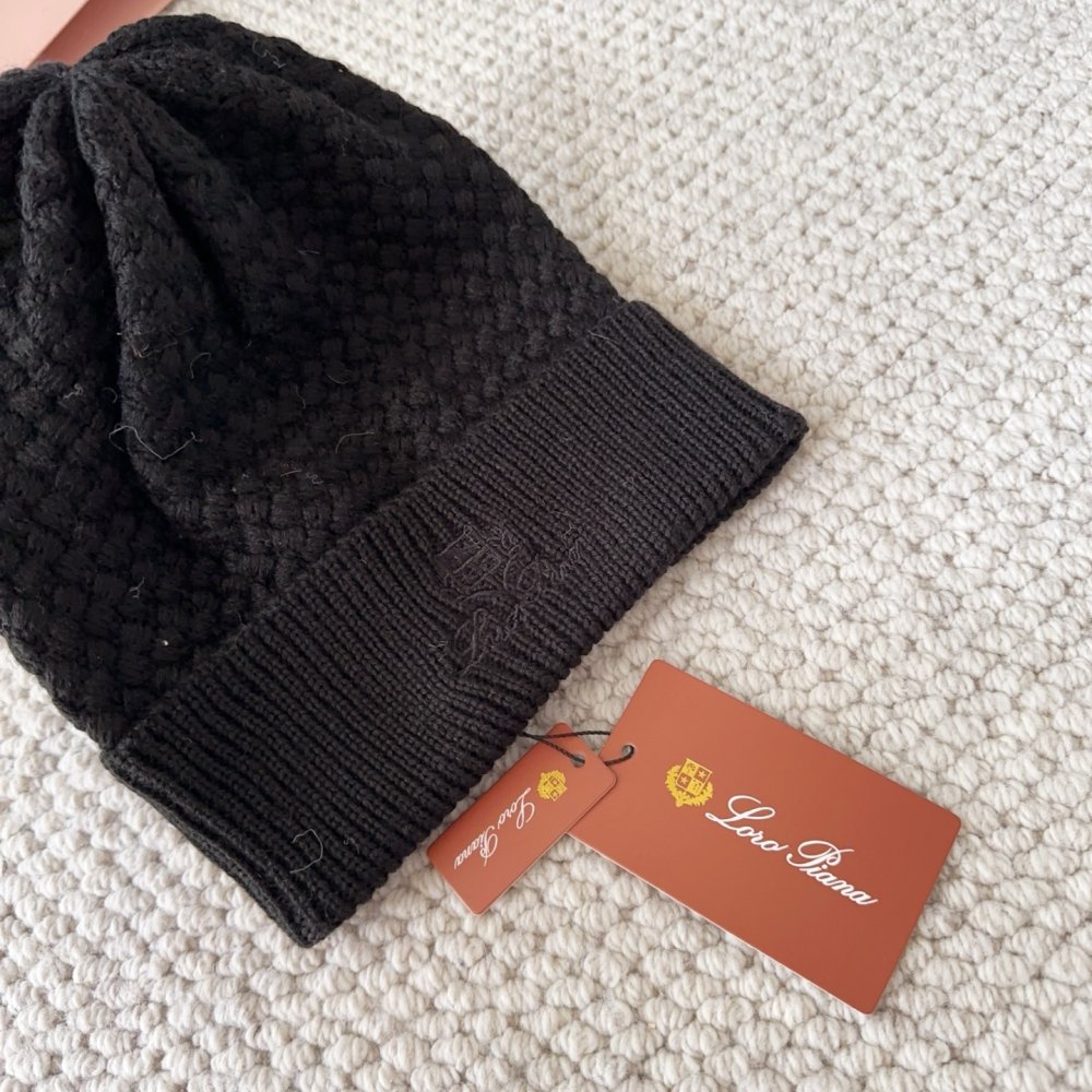 В'язана вовняна шапка фото 8