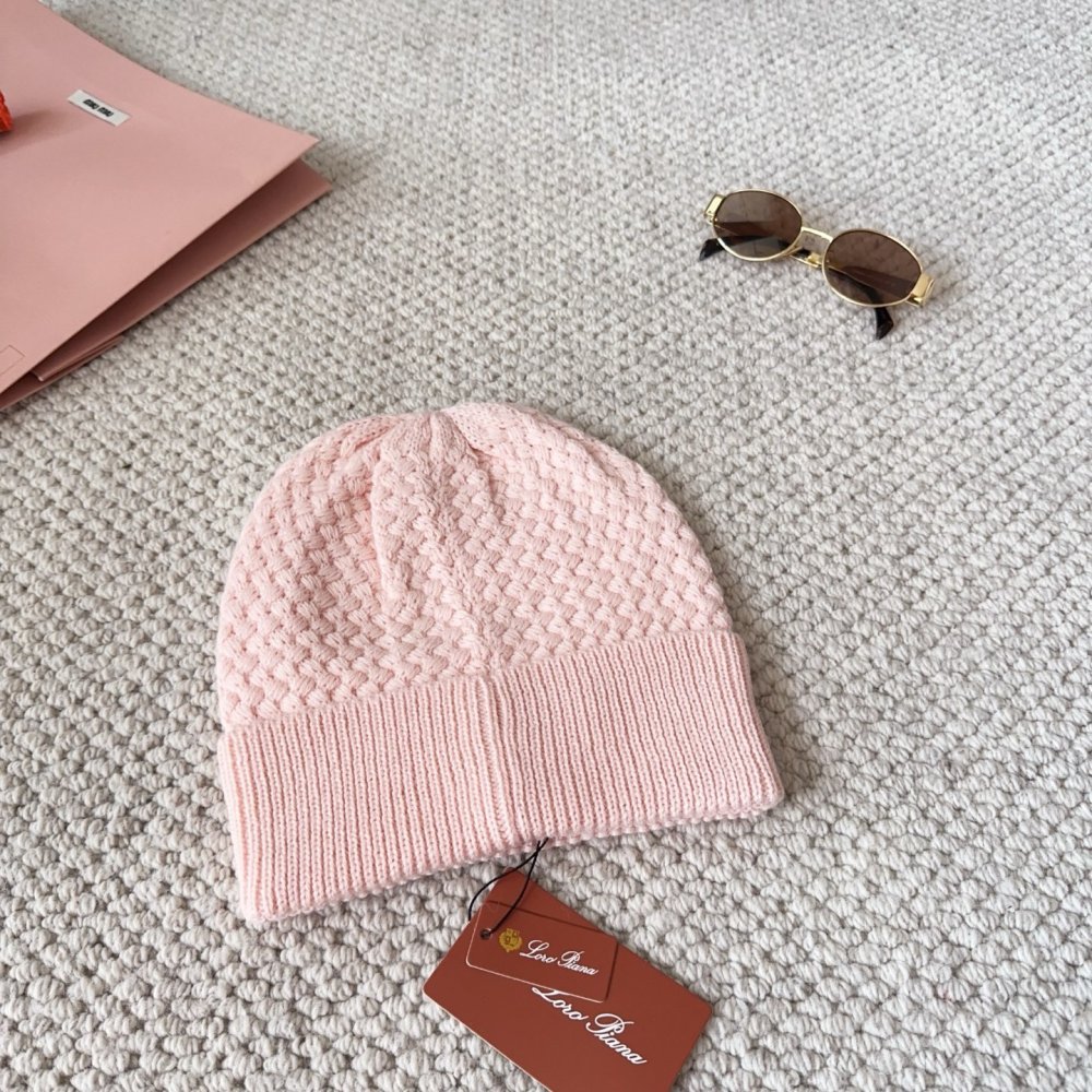 В'язана вовняна шапка фото 8