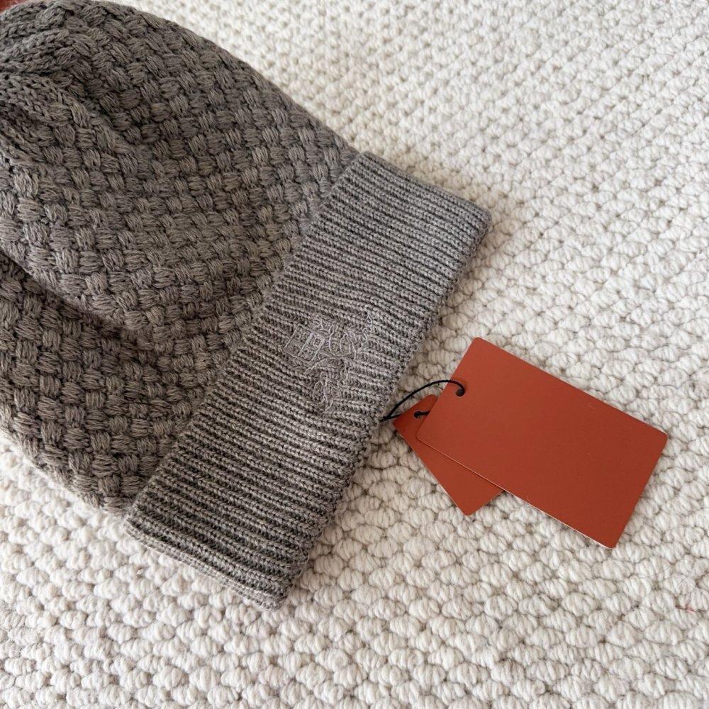 В'язана вовняна шапка фото 8