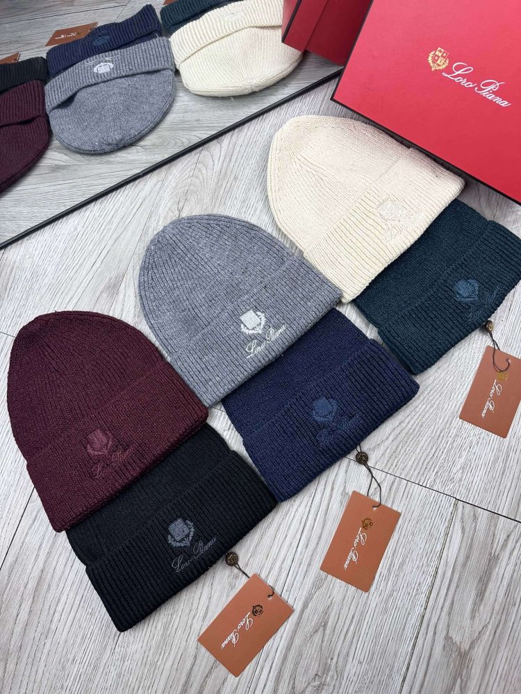 В'язана вовняна шапка фото 8