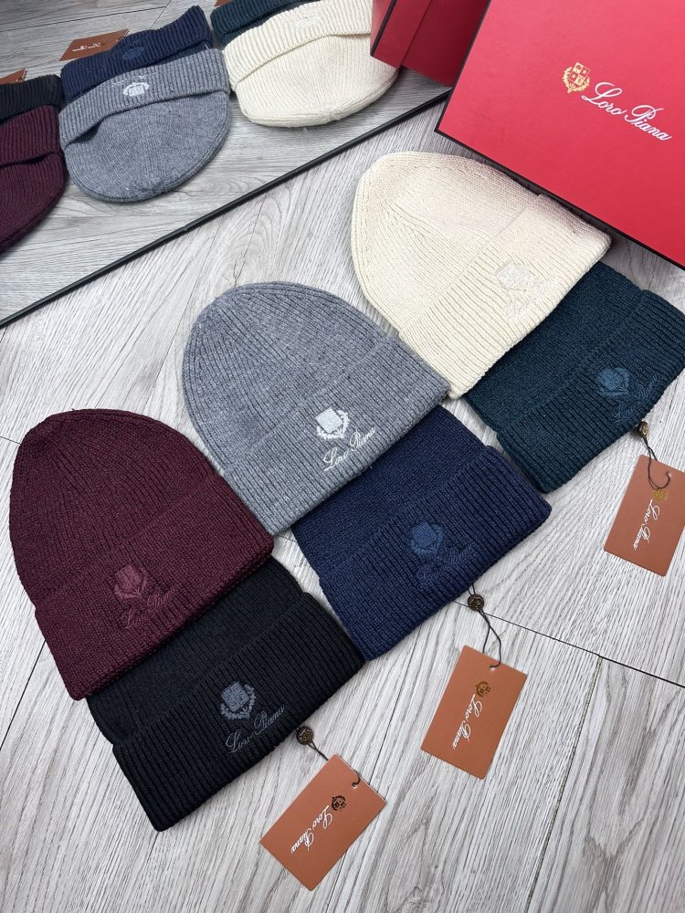 В'язана вовняна шапка фото 8