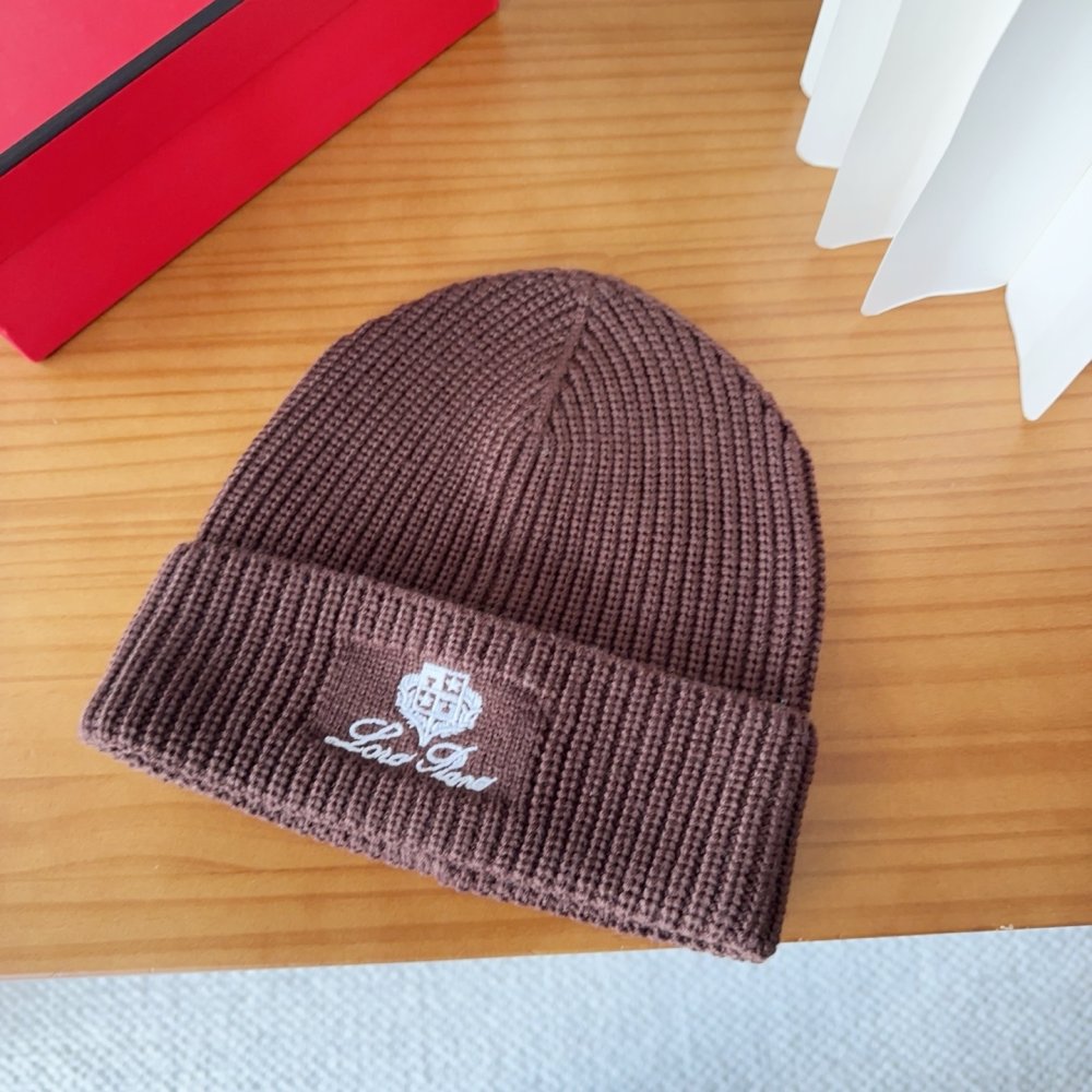 В'язана вовняна шапка фото 8