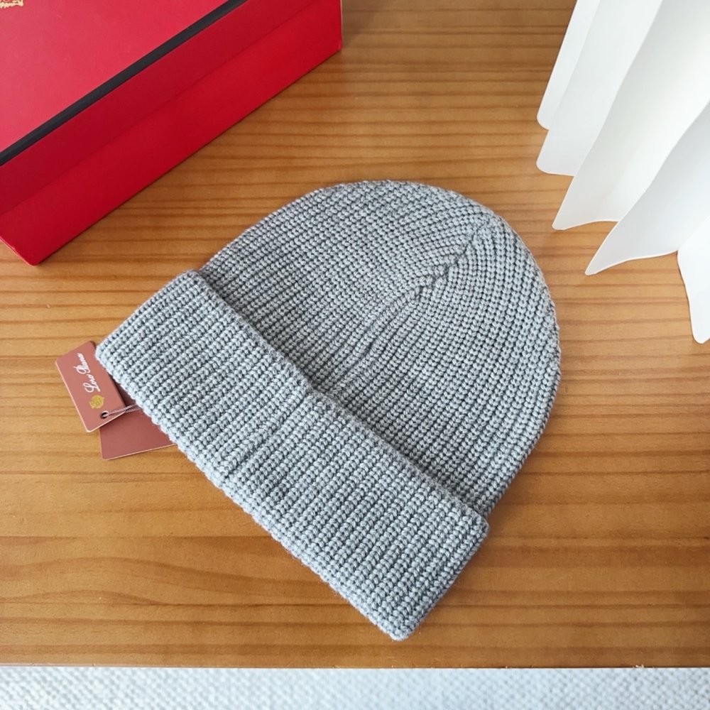 В'язана вовняна шапка фото 9