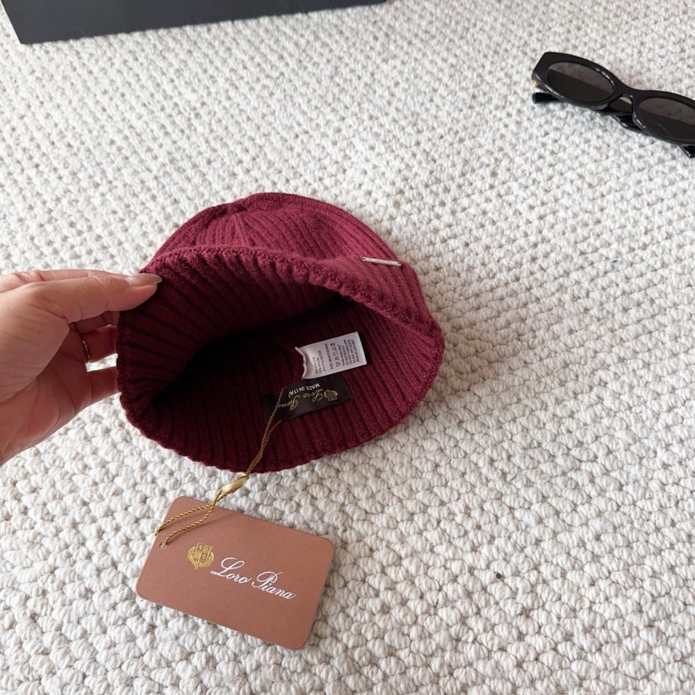 В'язана вовняна шапка фото 9