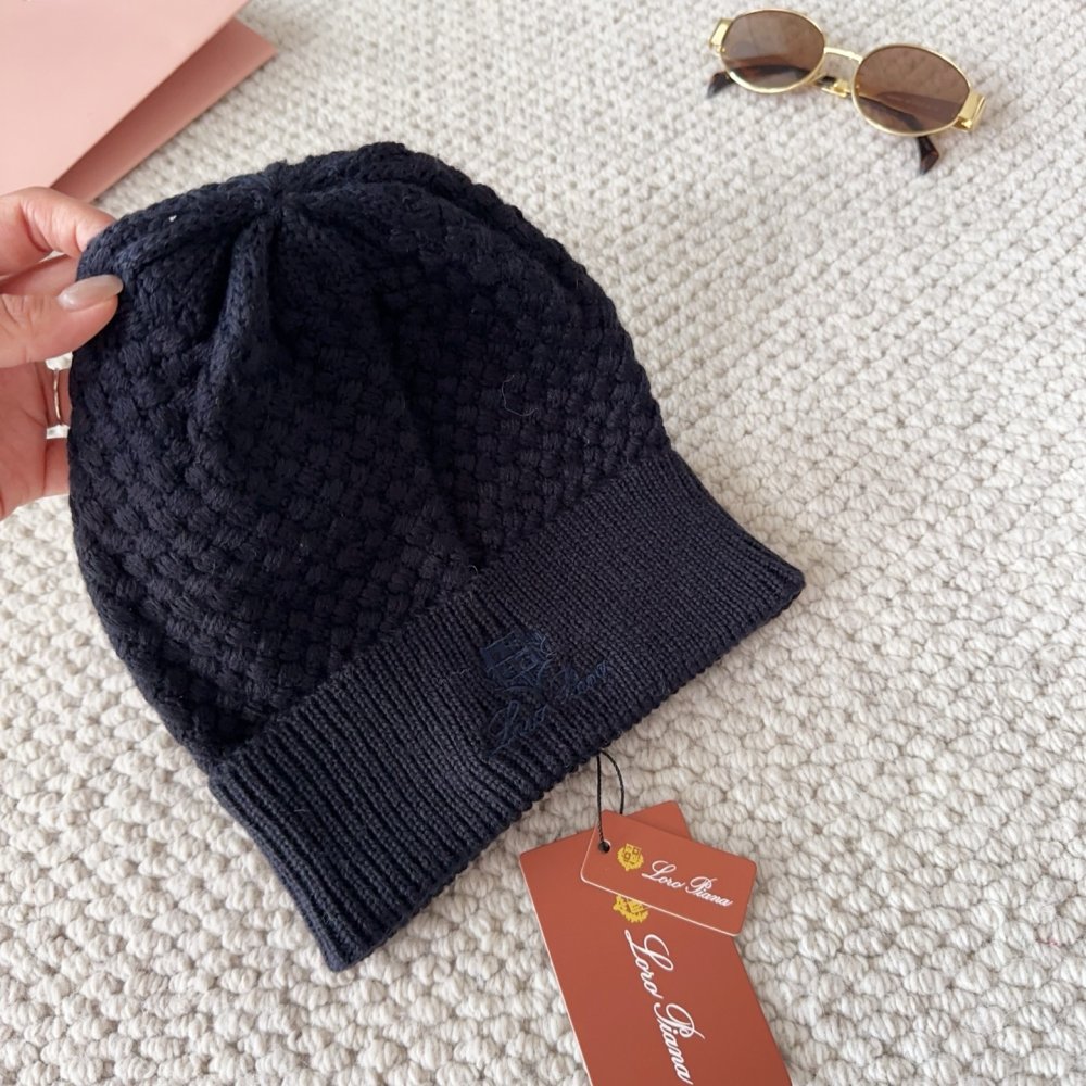 В'язана вовняна шапка фото 9