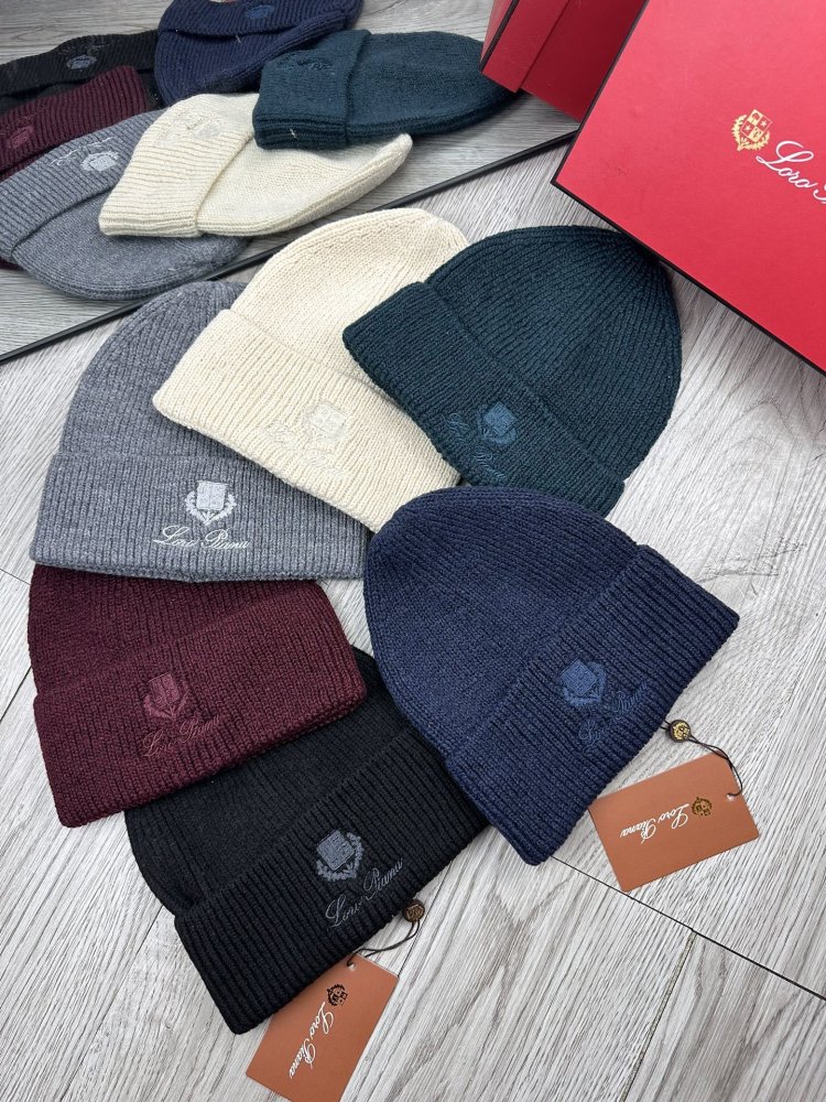 В'язана вовняна шапка фото 9