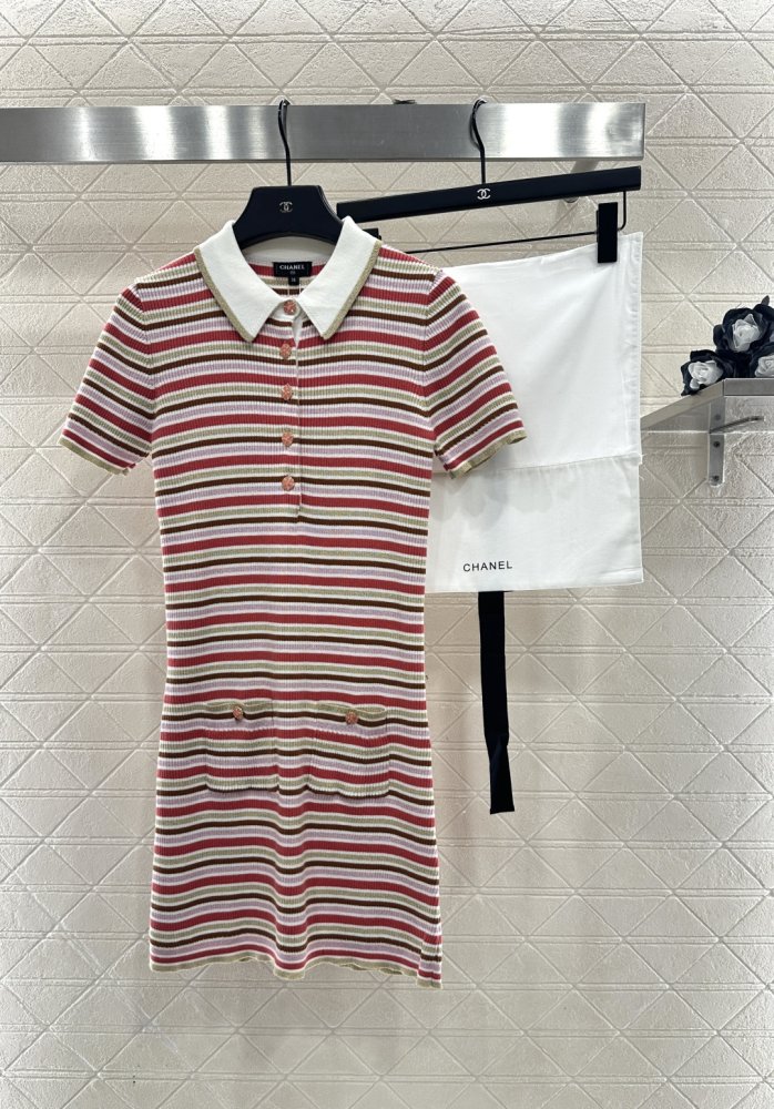 Вязаное платье в полоску с воротником фото 3