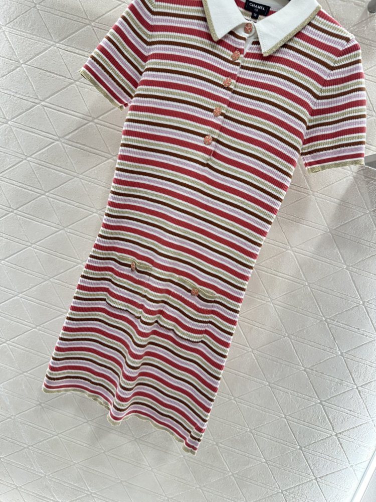 Вязаное платье в полоску с воротником фото 6