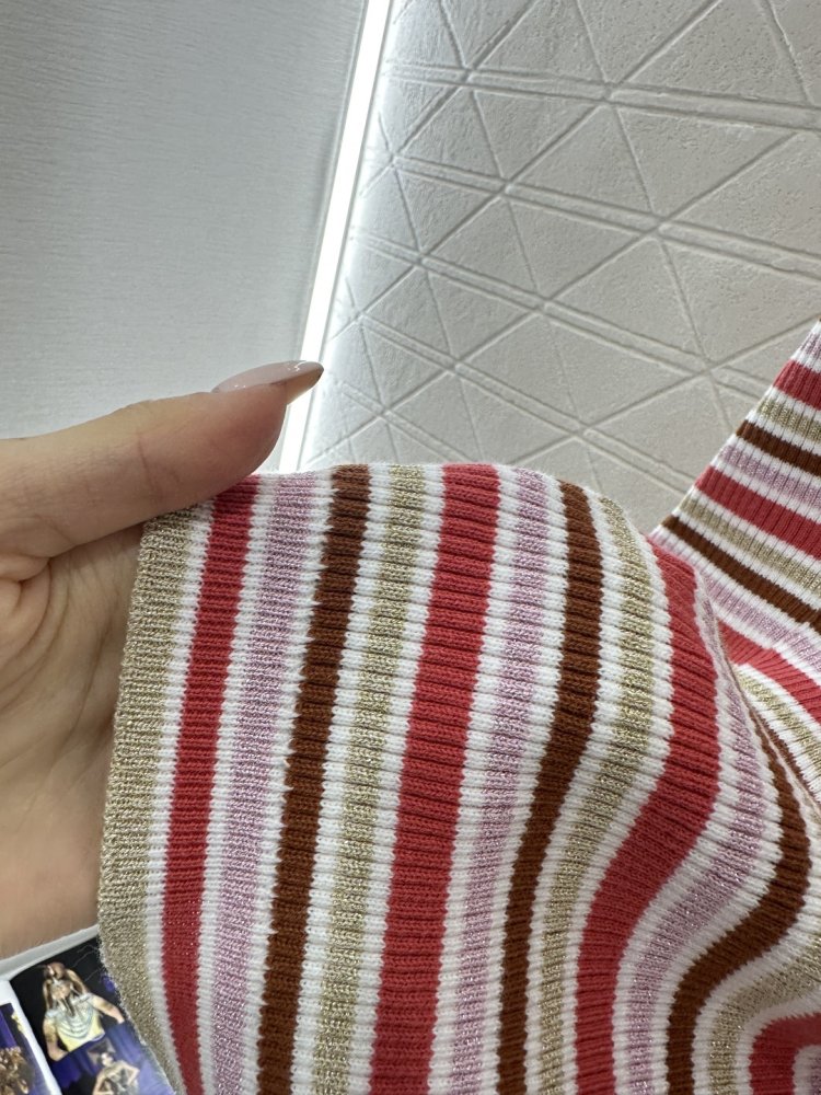 Вязаное платье в полоску с воротником фото 8