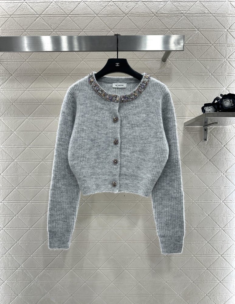 Вязаный кардиган с бисером