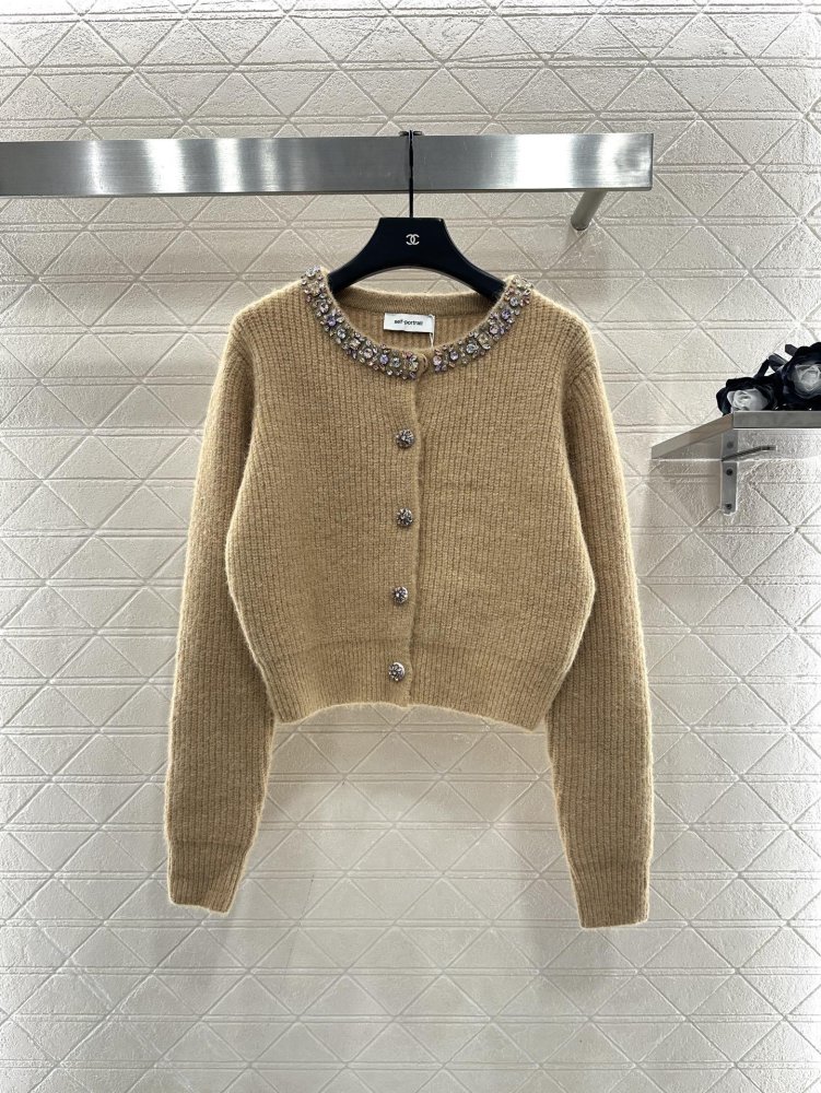Вязаный кардиган с бисером