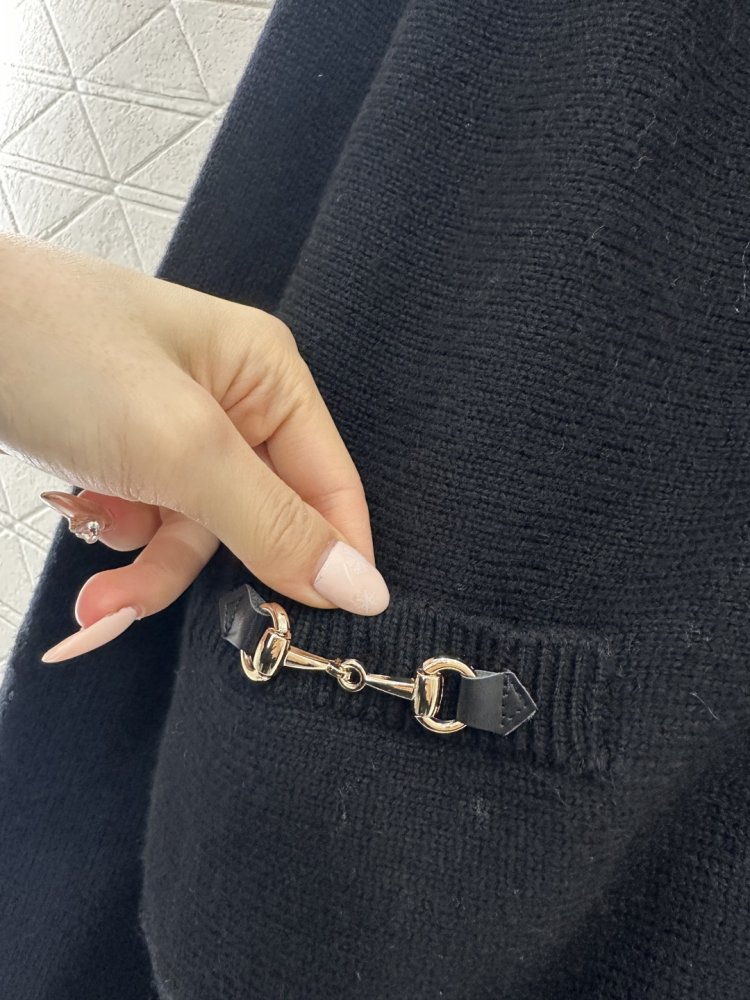 Вязаный кардиган с цепочкой и карманом фото 8