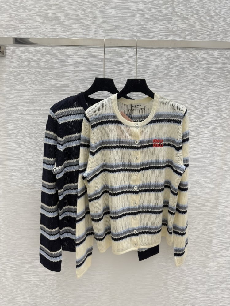 Вязаный кардиган с длинными рукавами