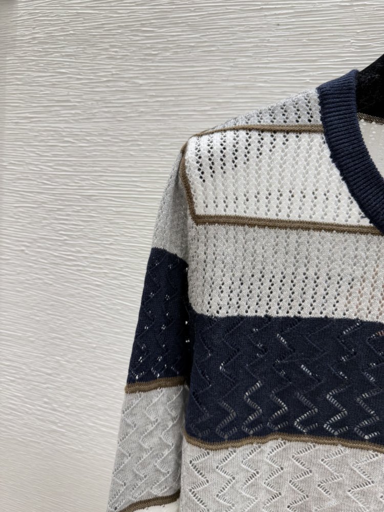 Knitted cardigan from long sleeves фото 6