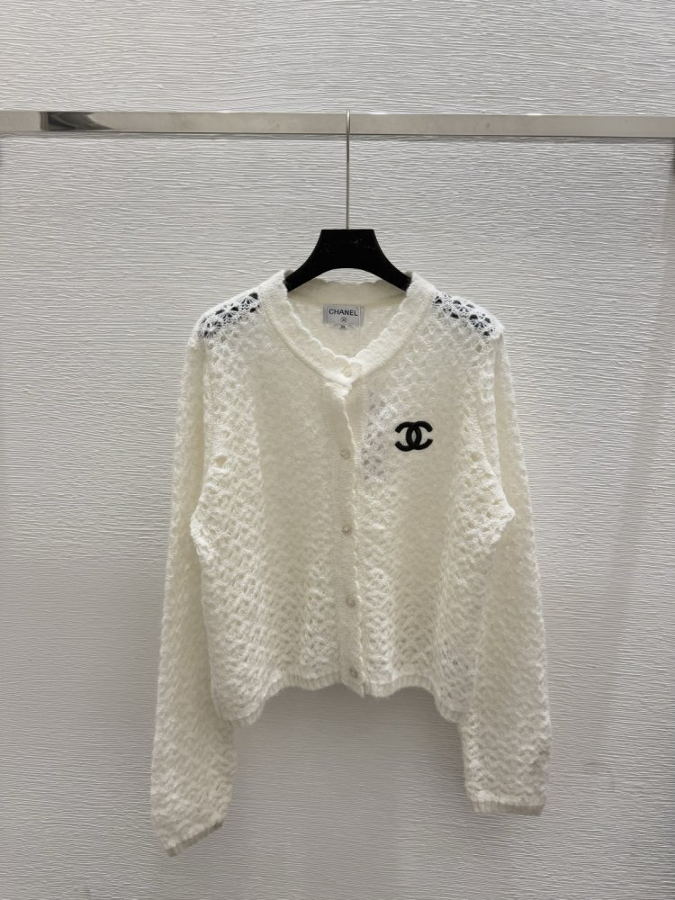 Вязаный кардиган с круглым вырезом и длинными рукавами