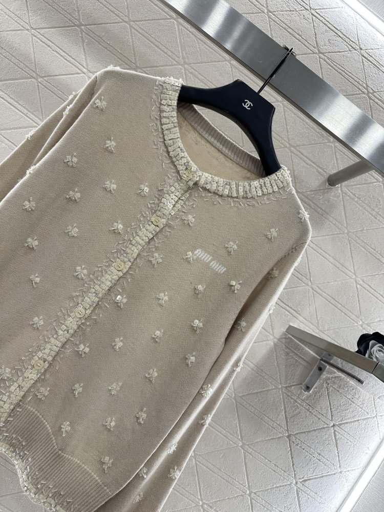 Вязаный кардиган с пайетками и бисером фото 3