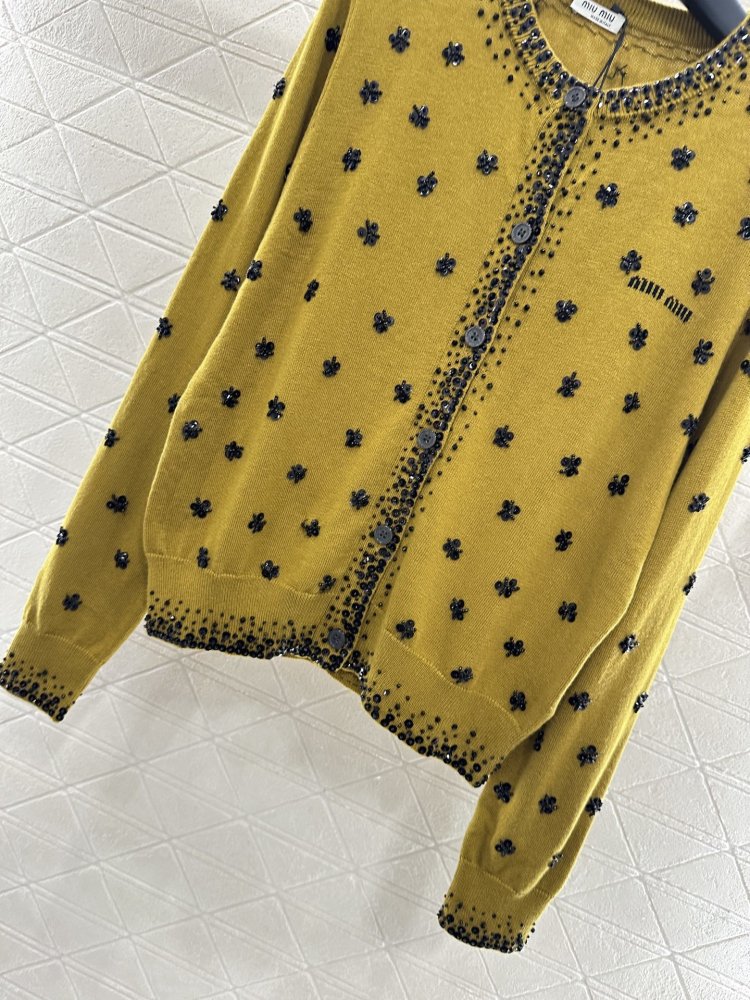 Вязаный кардиган с пайетками и бисером фото 5