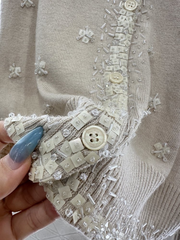 Вязаный кардиган с пайетками и бисером фото 5