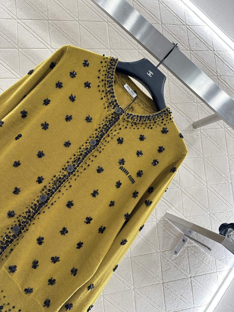 Вязаный кардиган с пайетками и бисером фото 6