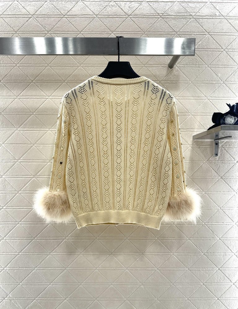 Вязаный кардиган с перьями и бисером фото 2