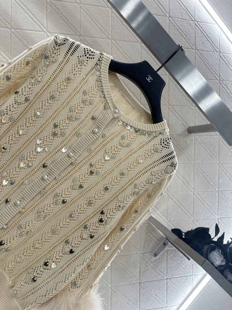 Вязаный кардиган с перьями и бисером фото 3