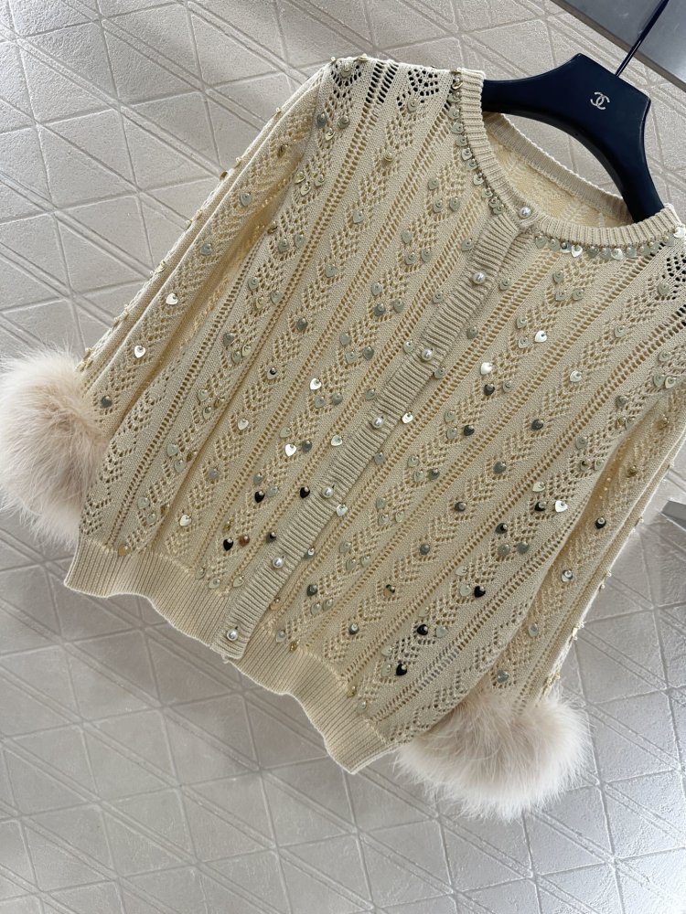 Вязаный кардиган с перьями и бисером фото 5