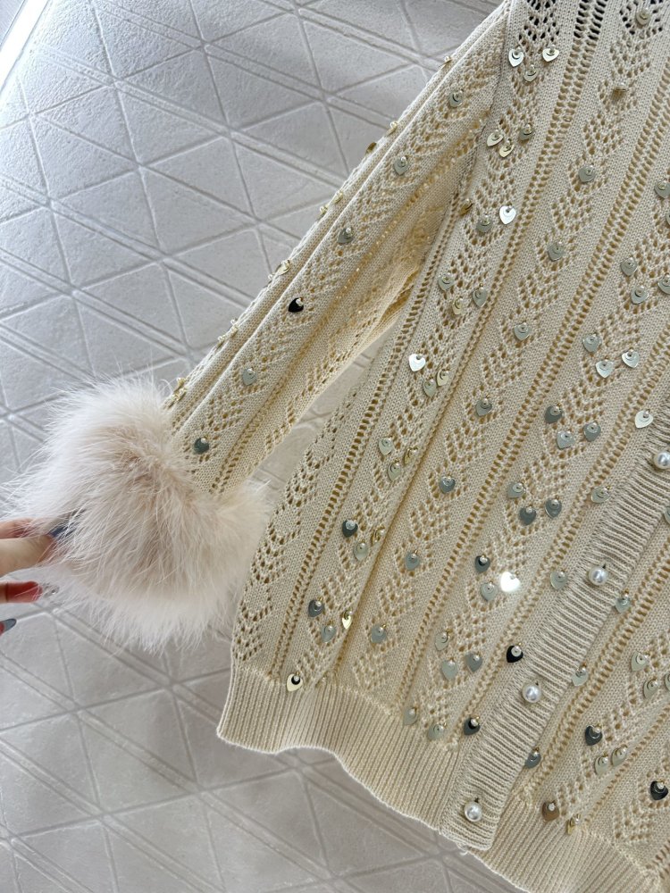 Вязаный кардиган с перьями и бисером фото 7