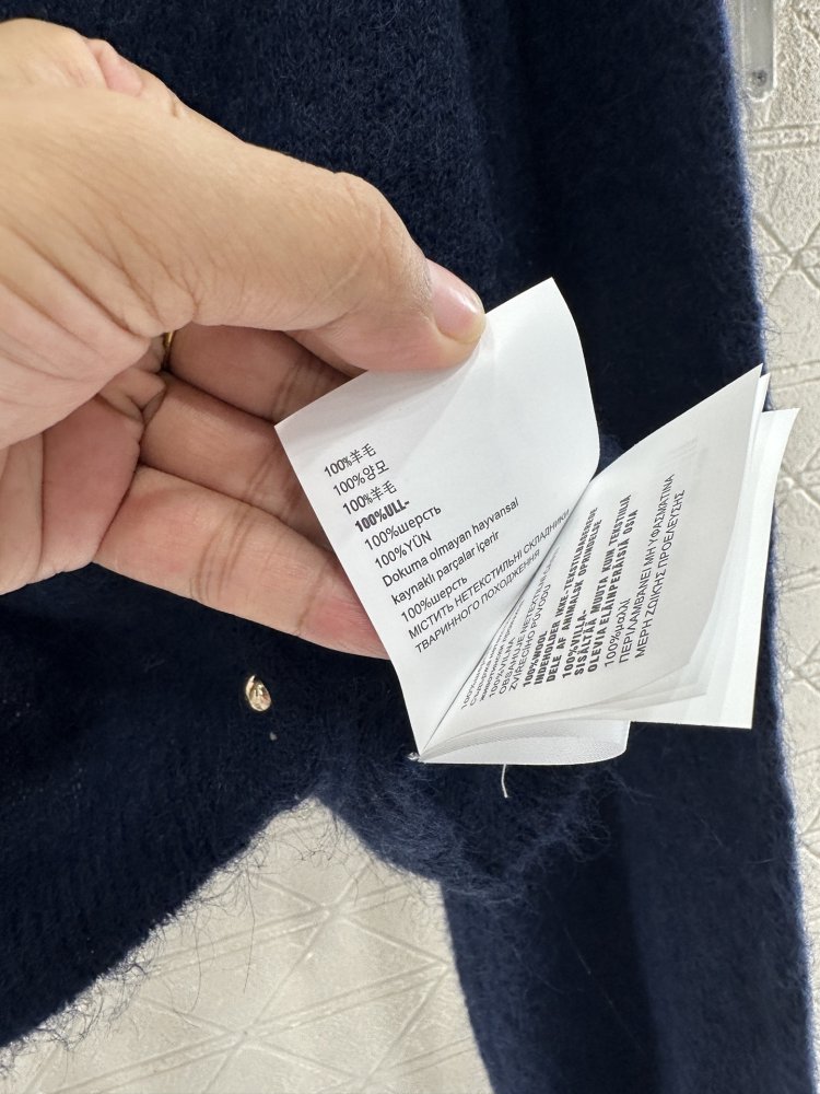 Вязаный кардиган со стразами фото 9