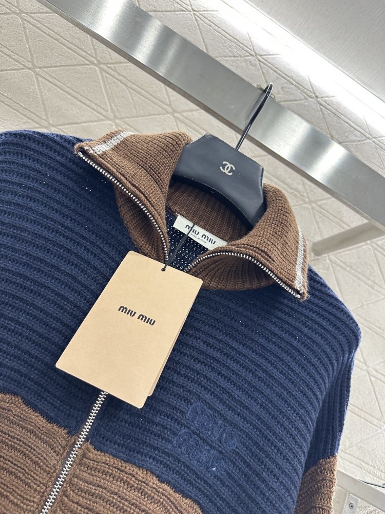 Knitted cardigan фото 3