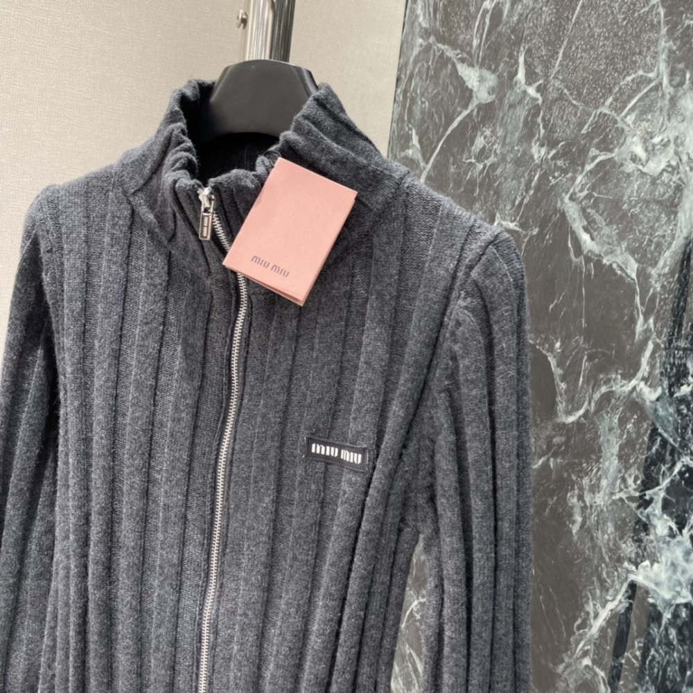 Knitted cardigan фото 4