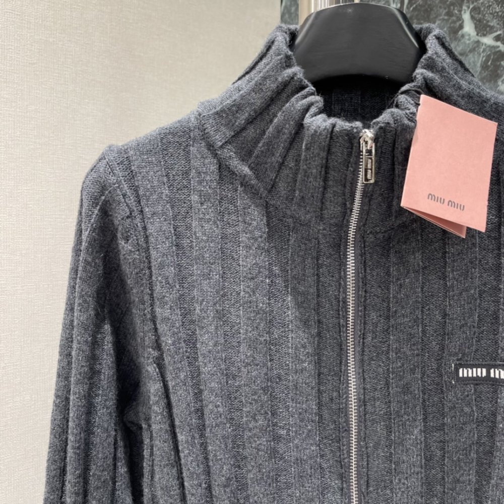 Knitted cardigan фото 5