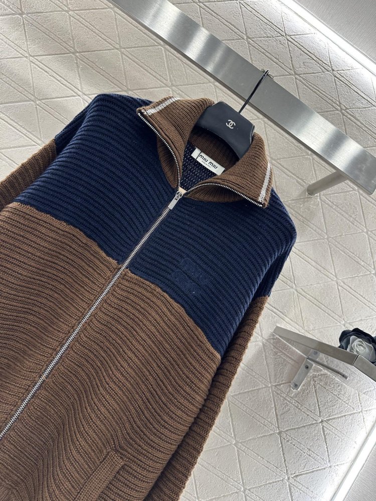 Knitted cardigan фото 7