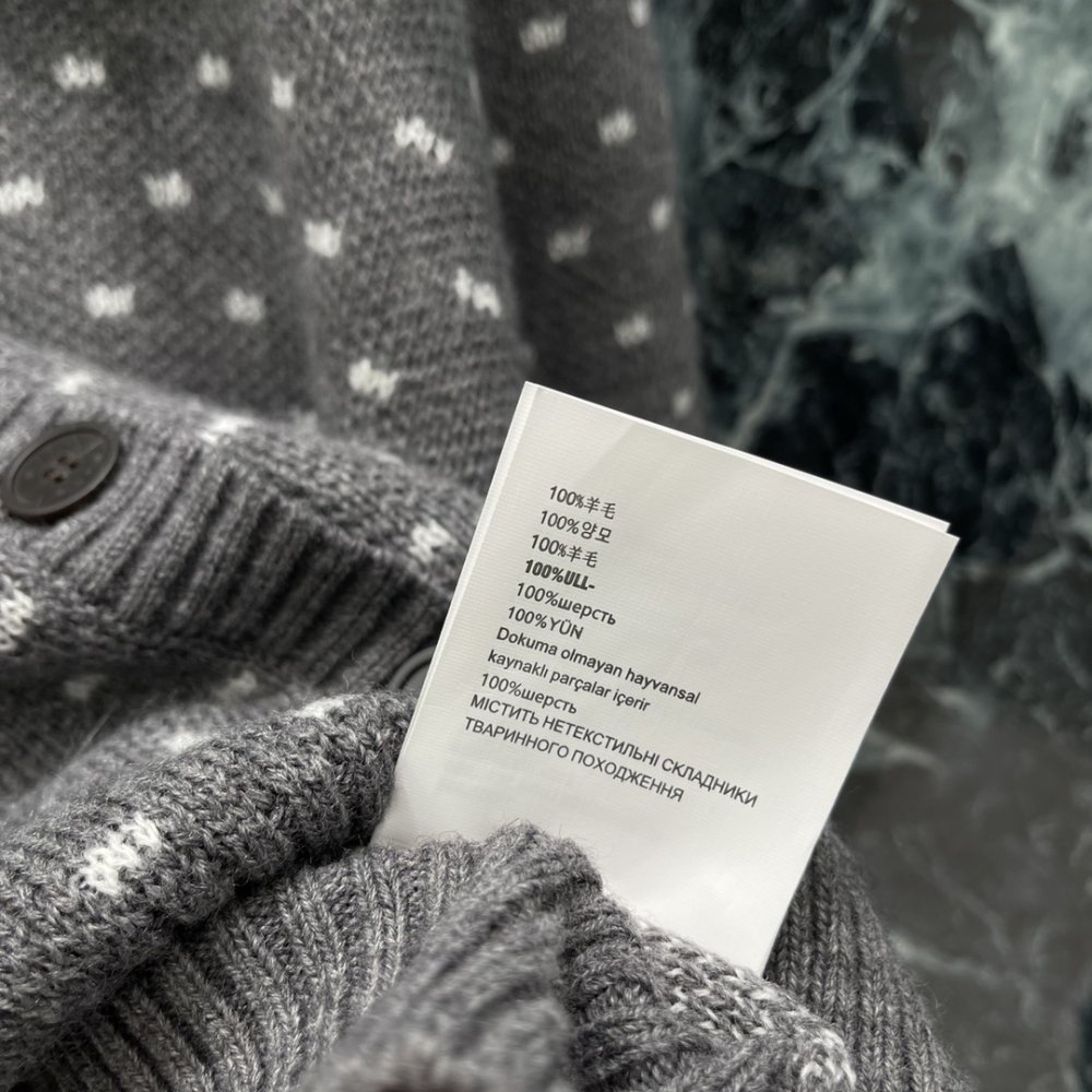 Knitted cardigan фото 8