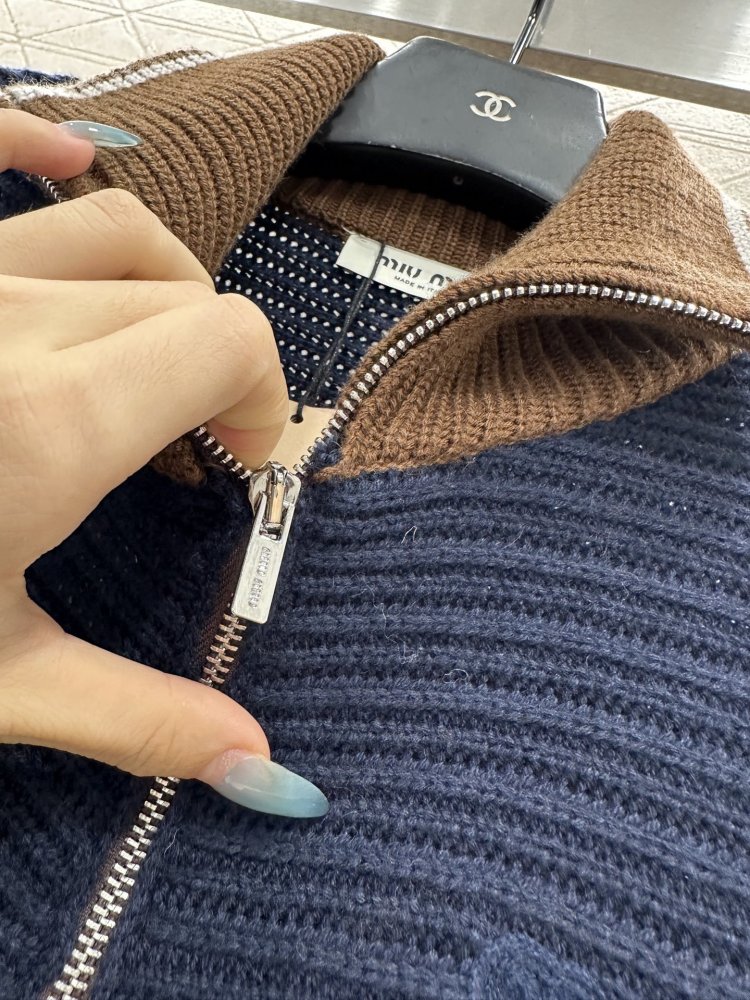 Knitted cardigan фото 8